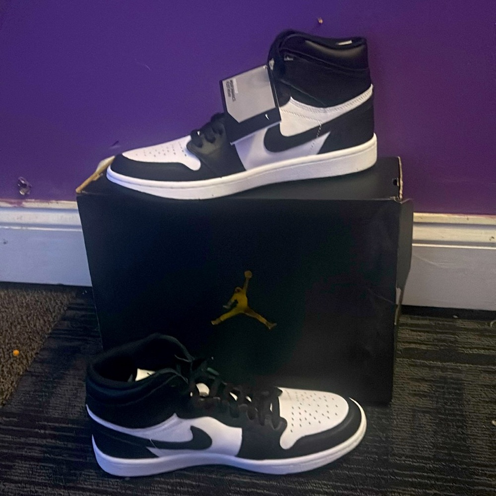 Jordan retro 1s